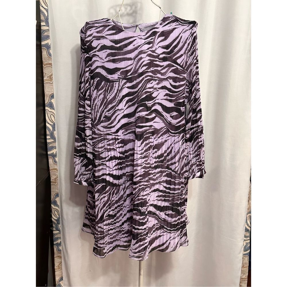 NEW WITH TAGS Nine West Womens size large lightweight Crystal Pleated Shift Dres